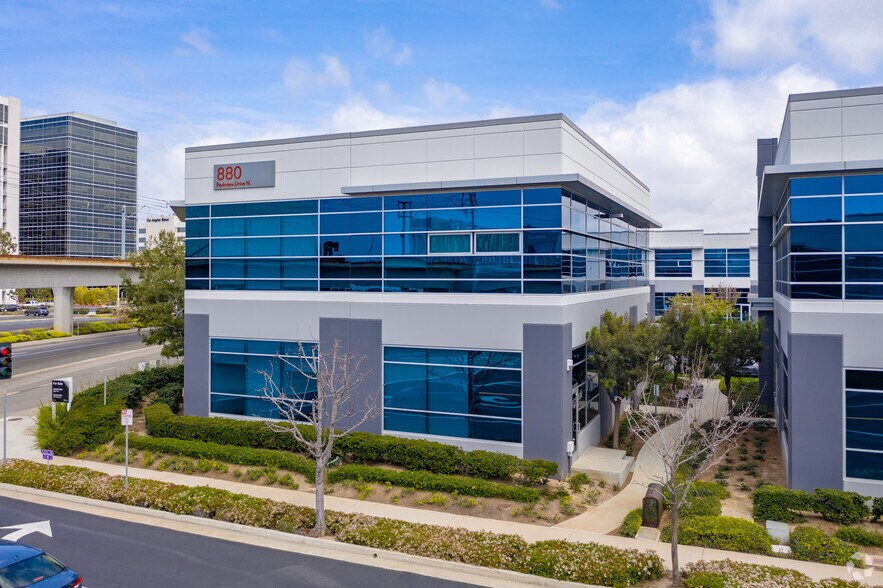 More Photos Of 880 Parkview Dr N, El Segundo Office For Sale