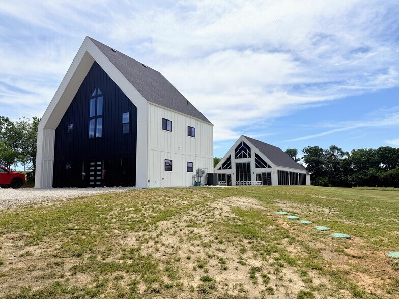 More Photos Of 1105 W Cottage Hill Pky, Celina Lodge Meeting Hall For Sale