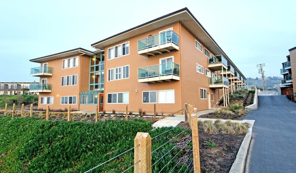 More Photos Of 380 Esplanade Ave, Pacifica Apartments For Sale