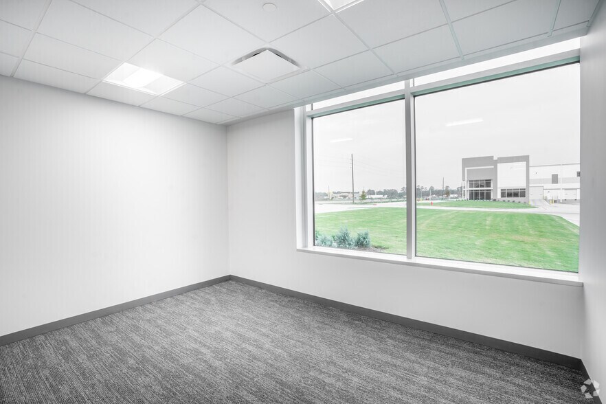 More Photos Of 5814 N Highway 146, Baytown Unknown For Lease