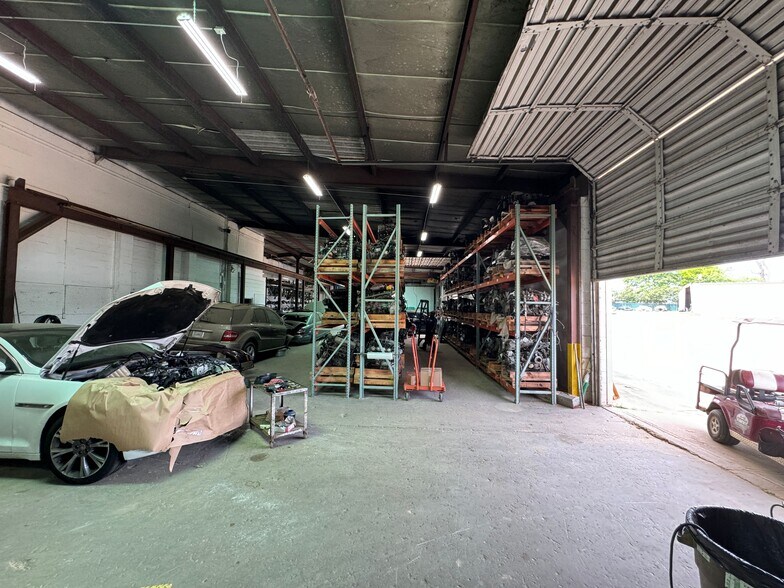 More Photos Of 2032 Sylvester Dr, Moultrie Warehouse For Sale
