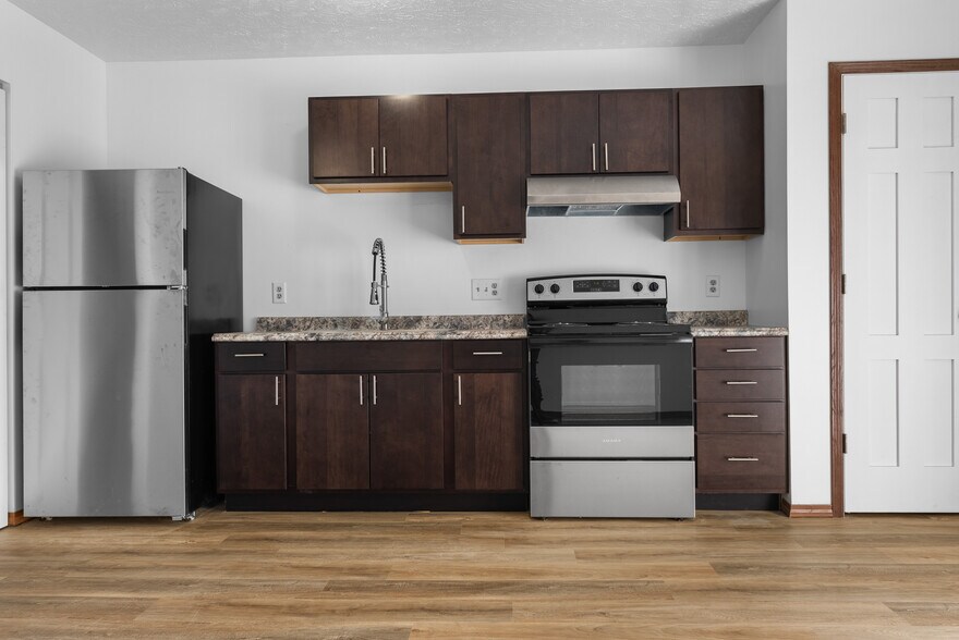 More Photos Of 652 Northgate Cir, Rochester Multifamily For Sale