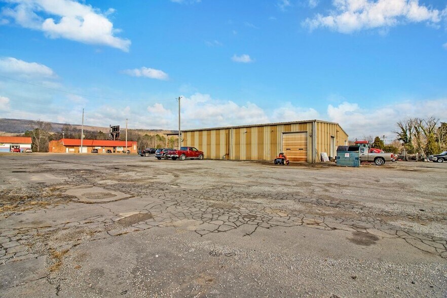 More Photos Of 3832 Main St, Pikeville Auto Dealership For Sale