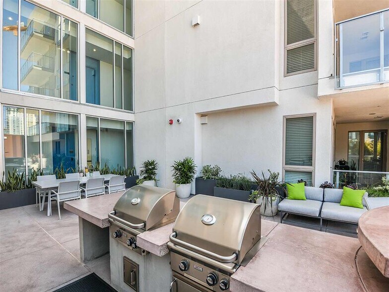 More Photos Of 1110 F St, San Diego Apartments For Lease