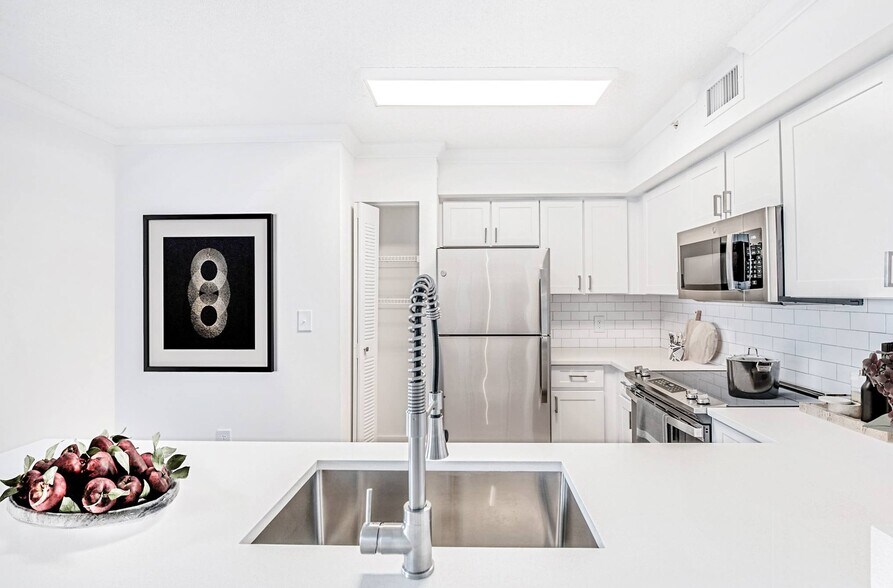 More Photos Of 353-383 Aragon Ave, Coral Gables Apartments For Lease