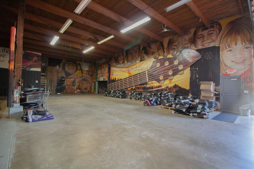 More Photos Of 407 E Ransom St, Kalamazoo Manufacturing For Sale