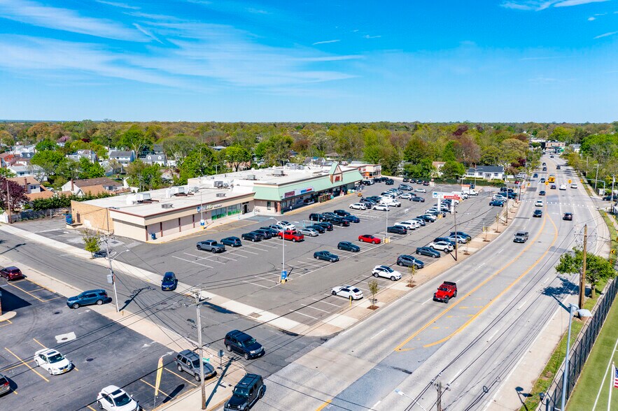 More Photos Of 5117-5139 Merrick Rd, Massapequa Unknown For Lease