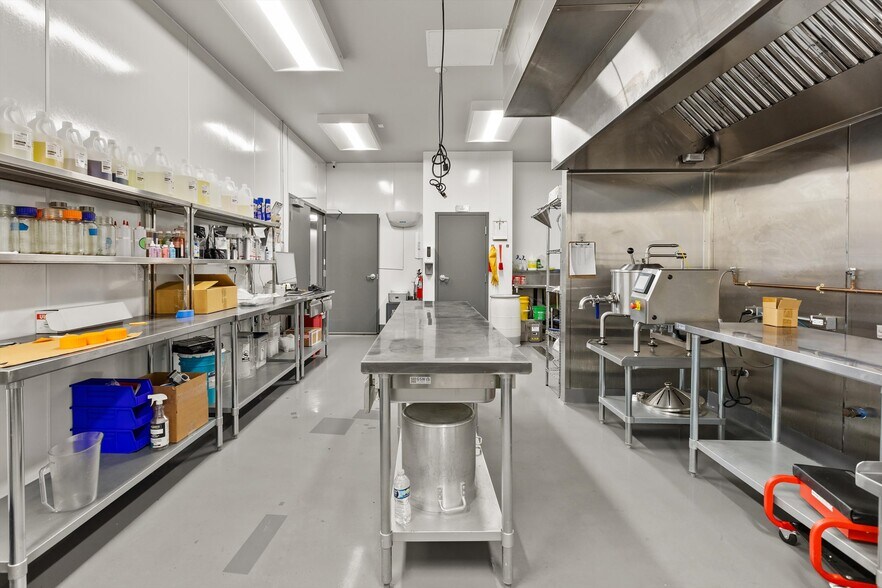 More Photos Of 6250 Paramount Blvd, Long Beach Warehouse For Sale