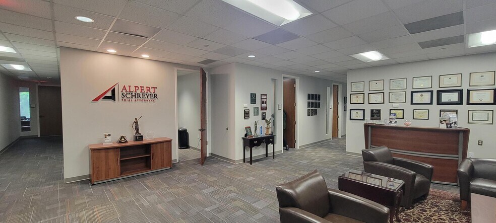 More Photos Of 4600 Forbes Blvd, Lanham Office For Sale