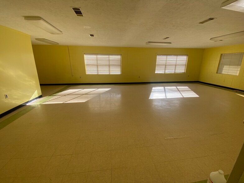 More Photos Of 120 Head Start Ln, Pearl Office For Sale