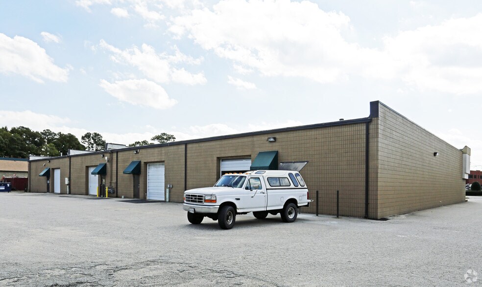 More Photos Of 5178-5194 Cleveland St, Virginia Beach Flex For Lease