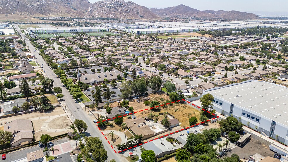 More Photos Of 10584 Juniper Ave, Fontana Warehouse For Sale