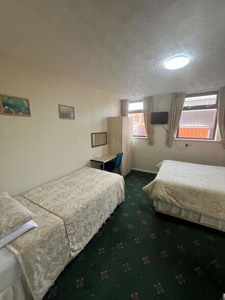 More Photos Of 29-31 Albert Rd, Blackpool Hotel For Sale