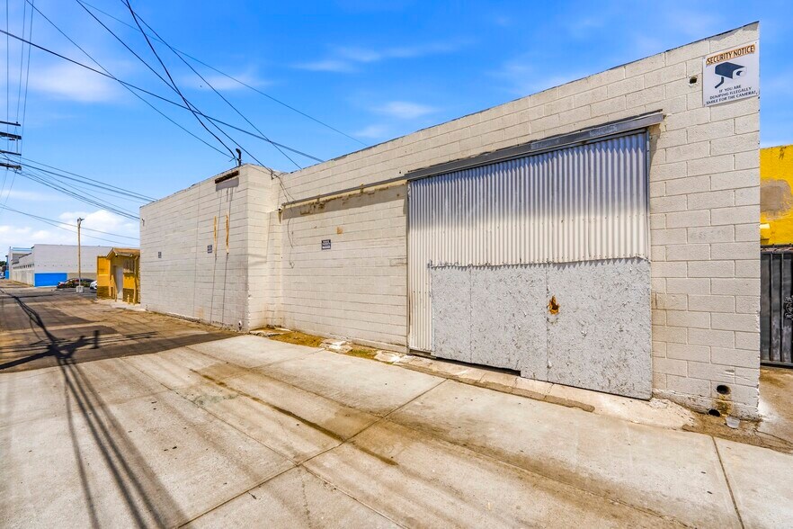 More Photos Of 4810 Firestone Blvd, South Gate Unknown For Lease