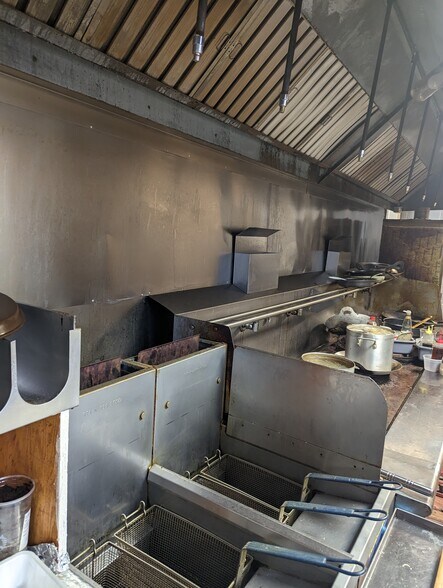 More Photos Of 4800-4816 Navy Rd, Millington Unknown For Lease