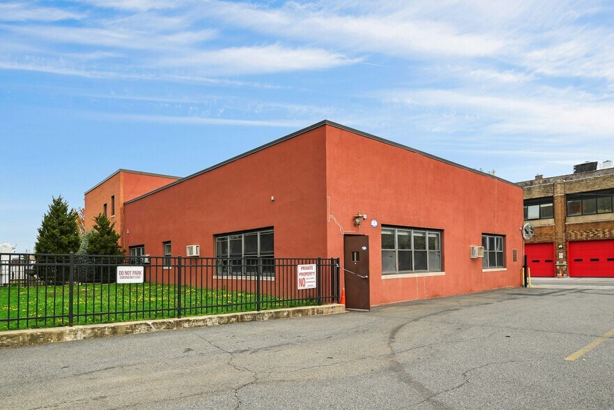 More Photos Of 4214 John F Kennedy Blvd, Union City Office For Lease