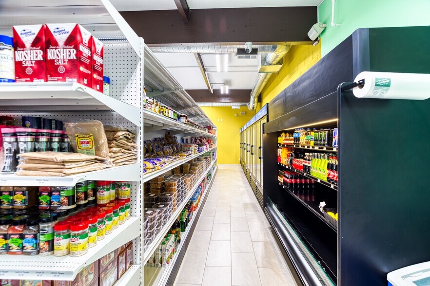 More Photos Of 10124-10138 Topanga Canyon Blvd, Chatsworth General Retail For Sale