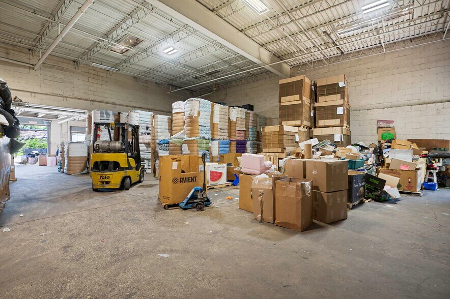 More Photos Of 1245 Marconi Blvd, Copiague Warehouse For Sale