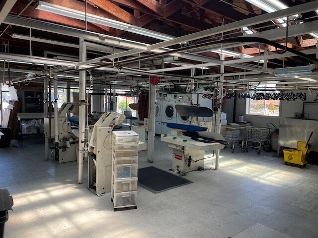 More Photos Of 16549 E 14th St, San Leandro Manufacturing For Sale