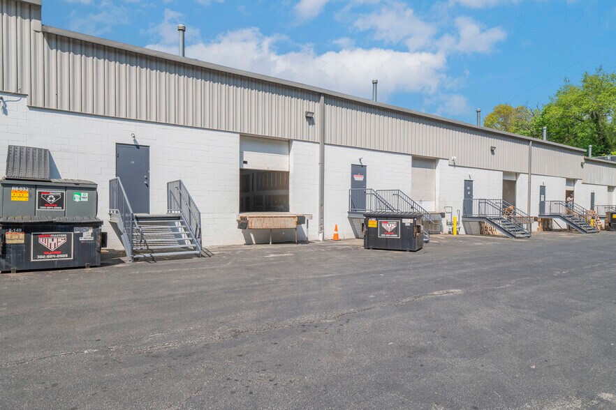 More Photos Of 161-191 Edgemoor Rd, Wilmington Light Distribution For Lease