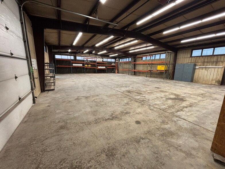 More Photos Of 4155 Gibson Dr, Tipp City Manufacturing For Lease