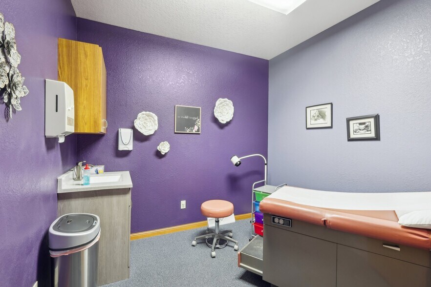 More Photos Of 819 Southwestern Run, Youngstown Medical For Sale