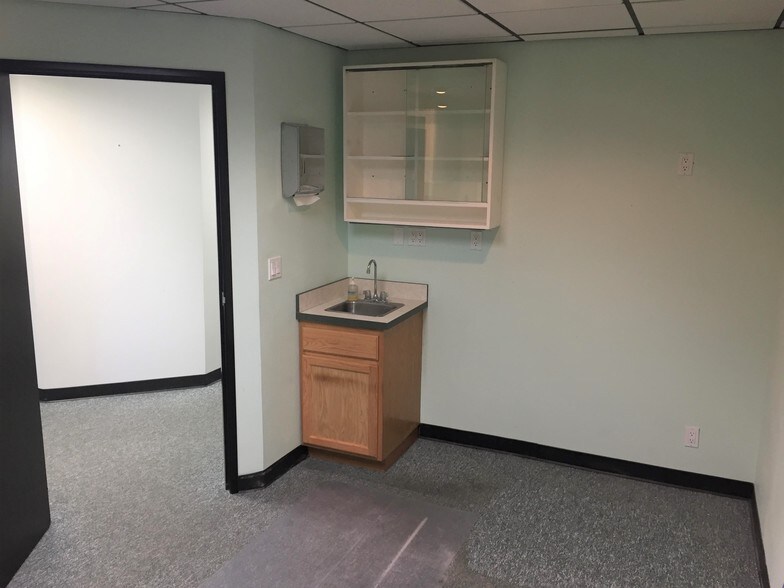 More Photos Of 2700 N Bellflower Blvd, Long Beach Medical For Lease