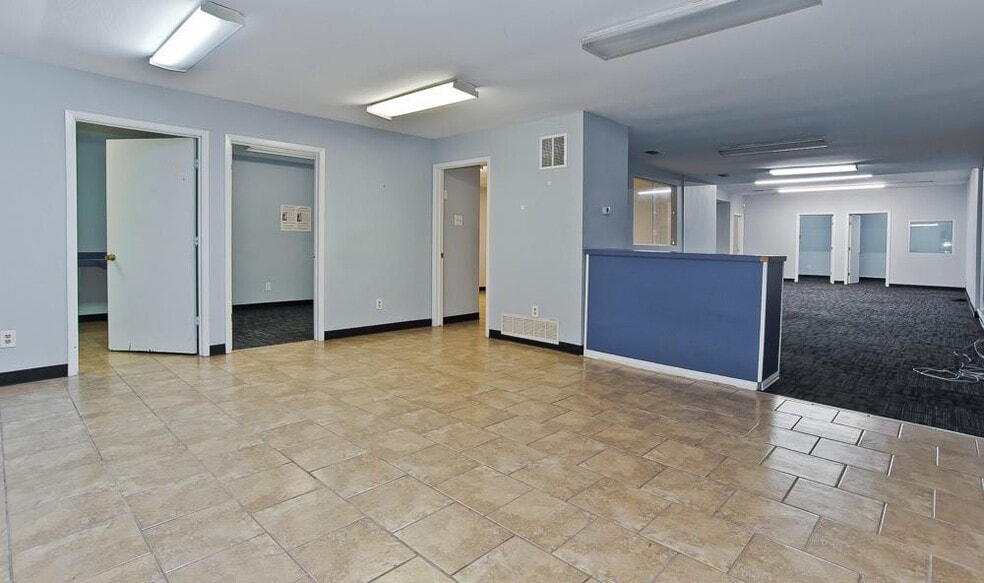 More Photos Of 711 Sunset Ave, Dallas Storefront For Sale