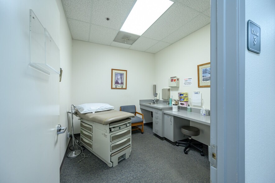 More Photos Of 308 N Villa Rd, Newberg Medical For Lease
