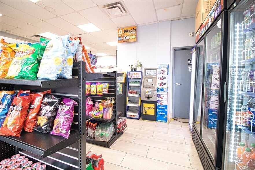 More Photos Of 410 Queen St, Chatham Service Station For Sale