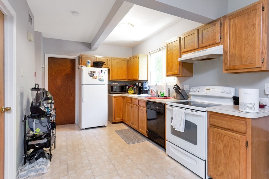 More Photos Of 76 Hope St, Stamford Apartments For Sale