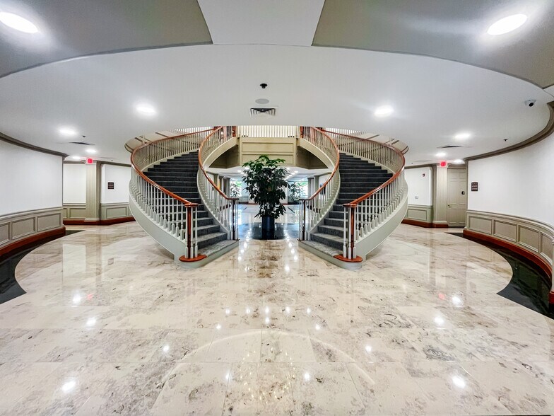 More Photos Of 3250-3256 University Dr, Auburn Hills Office For Sale