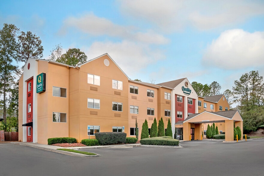 Primary Photo Of 707 Key Dr, Birmingham Hotel For Sale