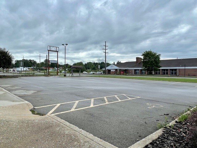 More Photos Of 21159 Paint Blvd, Shippenville Medical For Sale