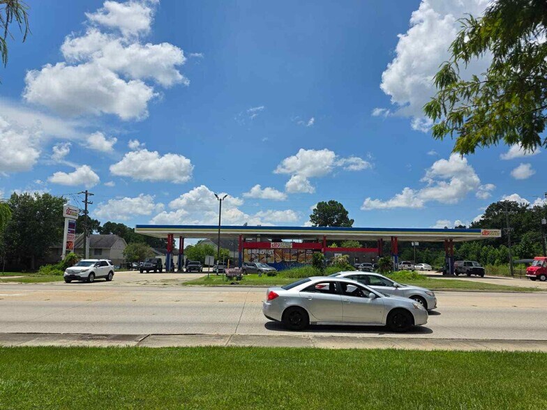 More Photos Of 1640 Oneal Ln, Baton Rouge Service Station For Sale
