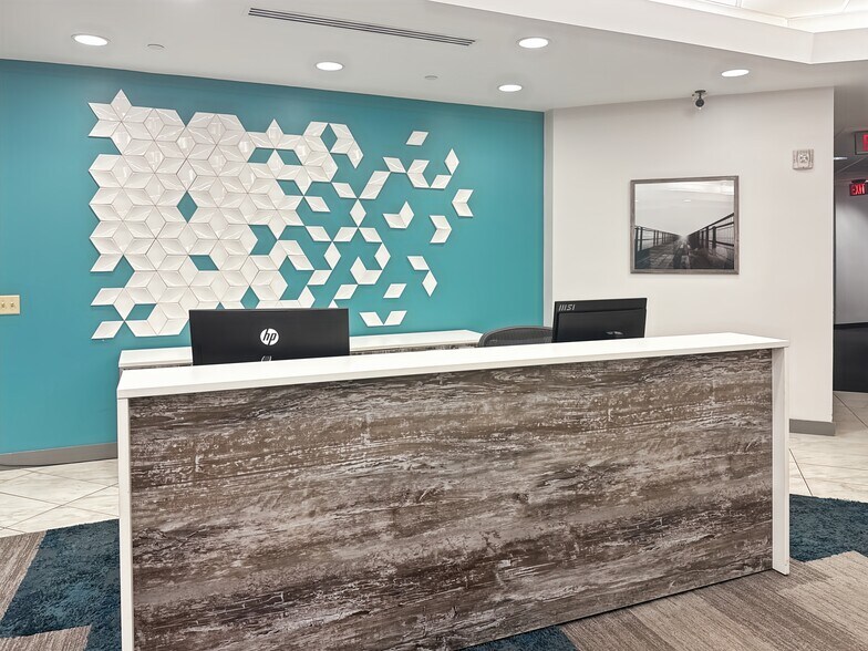 More Photos Of 1221 Brickell Ave, Miami Coworking Space