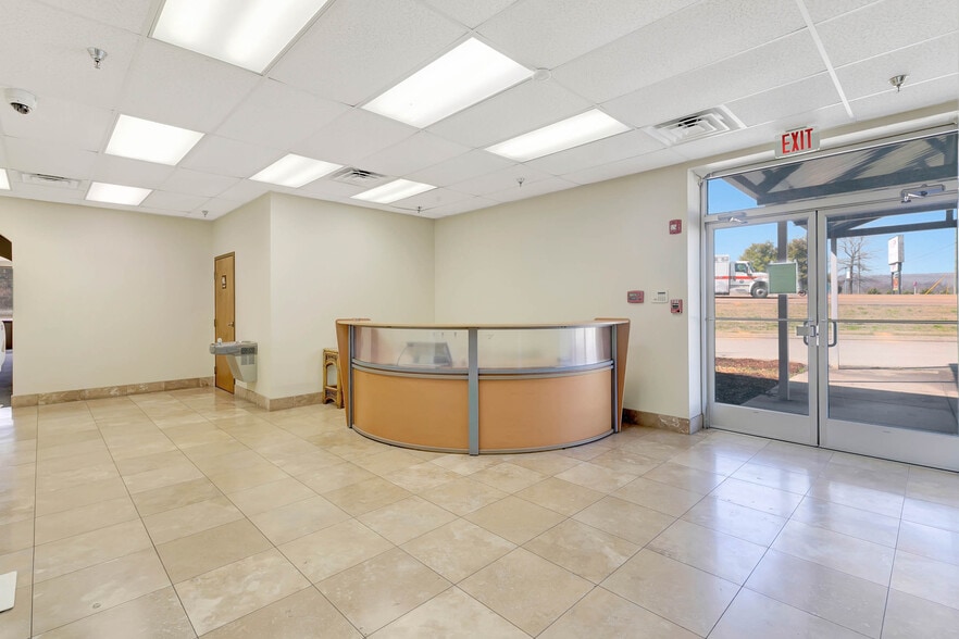 More Photos Of 3720 Amnicola Hwy, Chattanooga Unknown For Lease