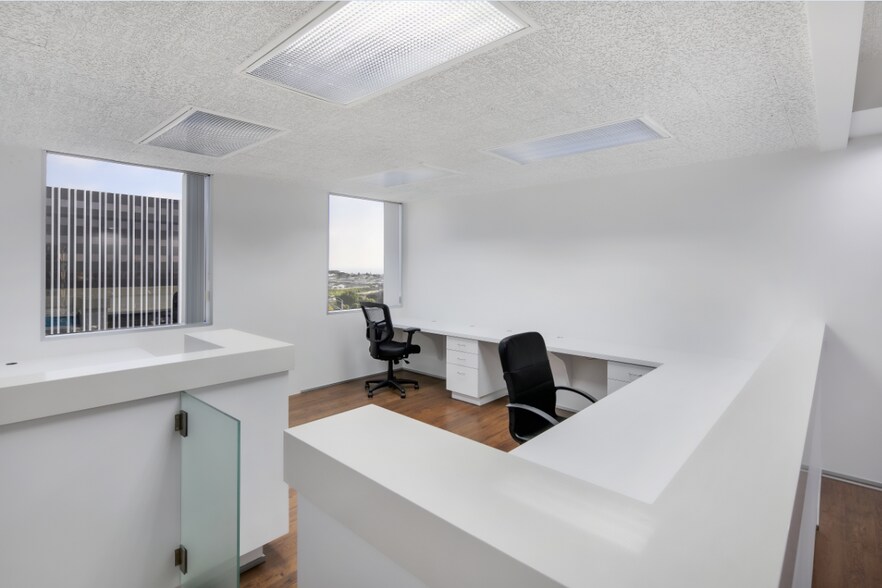 More Photos Of 360 San Miguel Dr, Newport Beach Medical For Lease