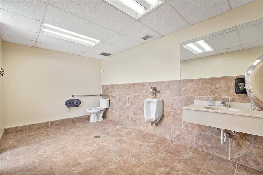 More Photos Of 3578 Brodhead Rd, Monaca Unknown For Lease