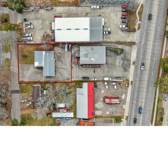 More Photos Of 1614 Frazier St, Conroe Light Distribution For Sale