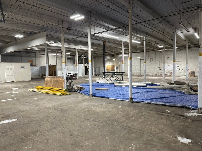 More Photos Of 7 Dunnell Ln, Pawtucket Warehouse For Lease