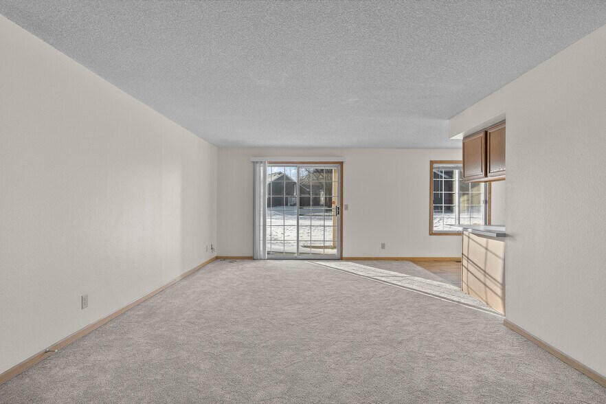 More Photos Of 8254 Windsong Dr, Eden Prairie Apartments For Sale