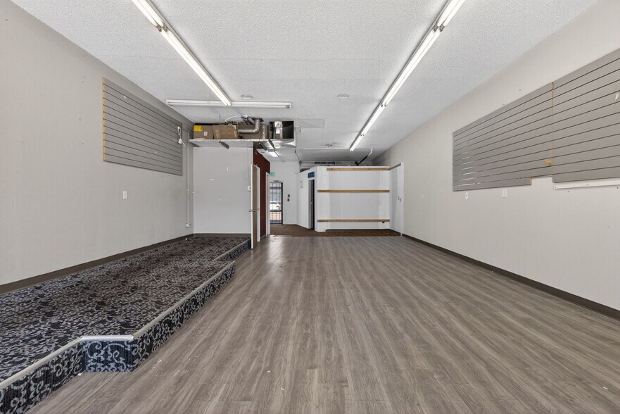 More Photos Of 1109-1115 Kimbark St, Longmont Storefront For Lease