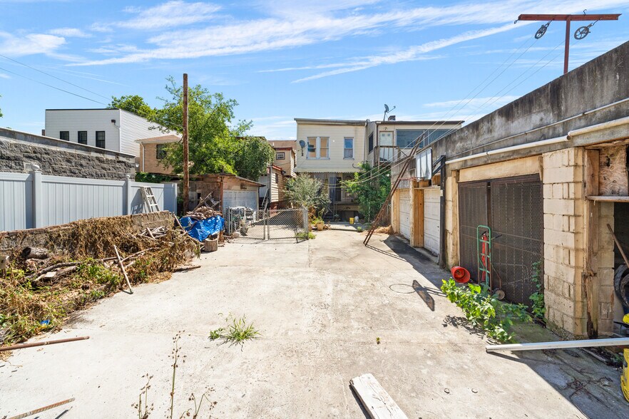 More Photos Of 108 Veronica Pl, Brooklyn Land For Sale