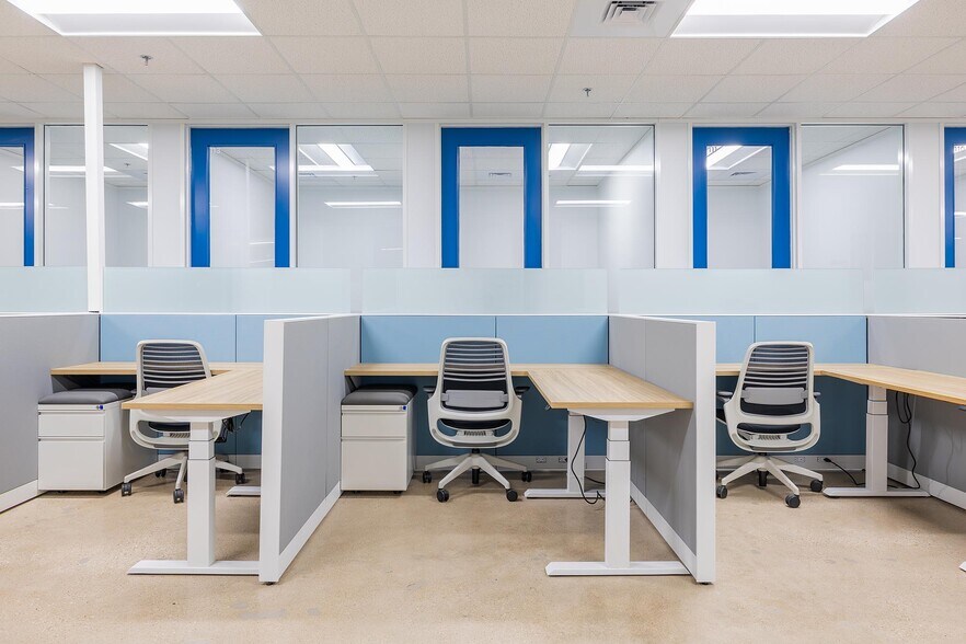 More Photos Of 5000 Plaza On The Lake Dr, Austin Coworking Space