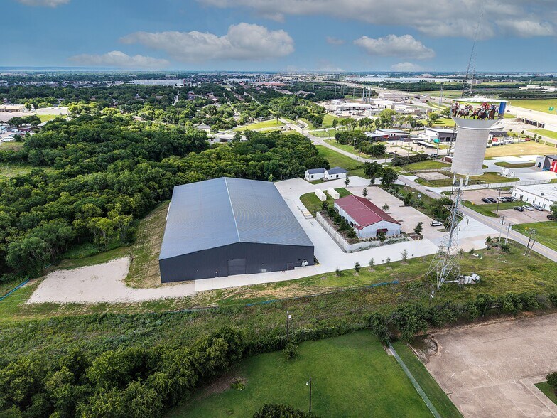 More Photos Of 1771 Robinson Road, Grand Prairie Warehouse For Sale