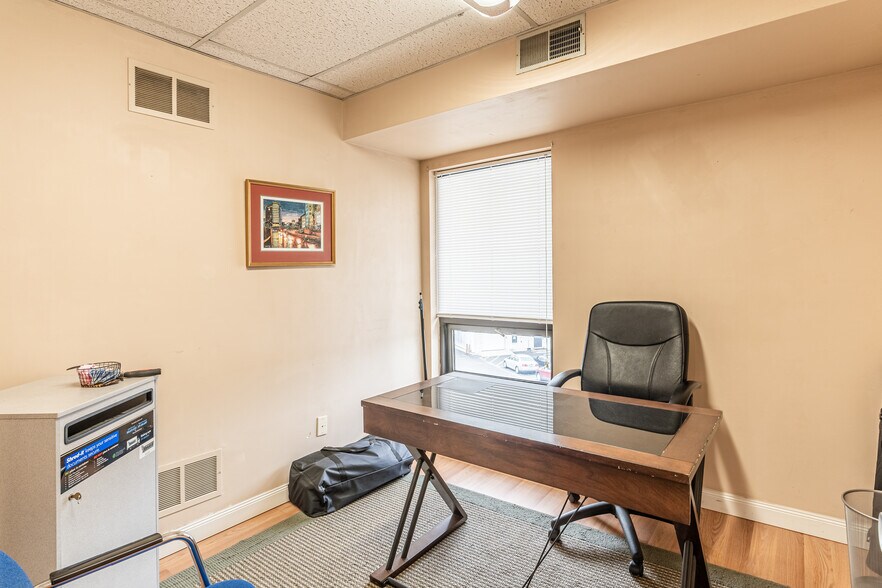 More Photos Of 55 Jefferson Blvd, Warwick Office For Sale