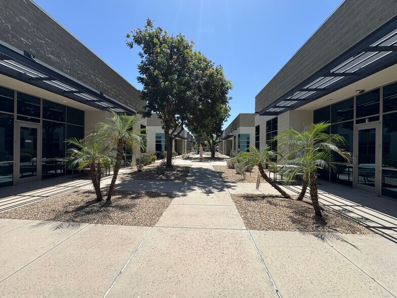 More Photos Of 5680 W Chandler Blvd, Chandler Loft Creative Space For Sale