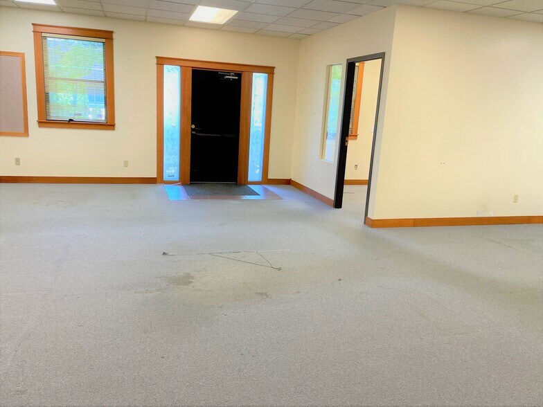 More Photos Of 18660 Sw Boones Ferry Rd, Tualatin Office For Lease