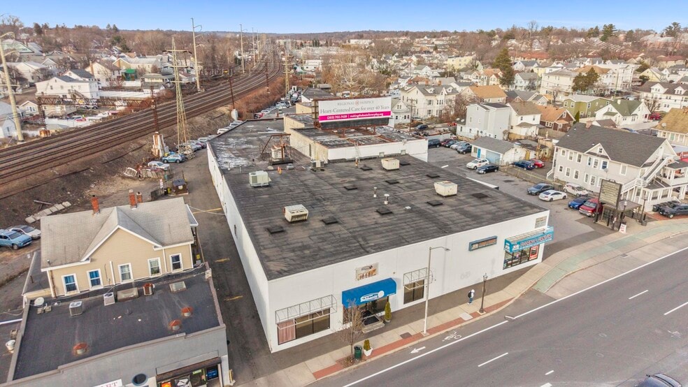 More Photos Of 914 E Main St, Stamford Warehouse For Sale